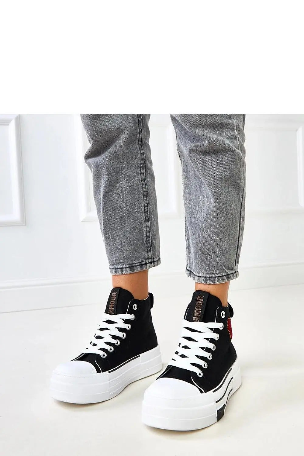  Baskets model 218371 Solea 