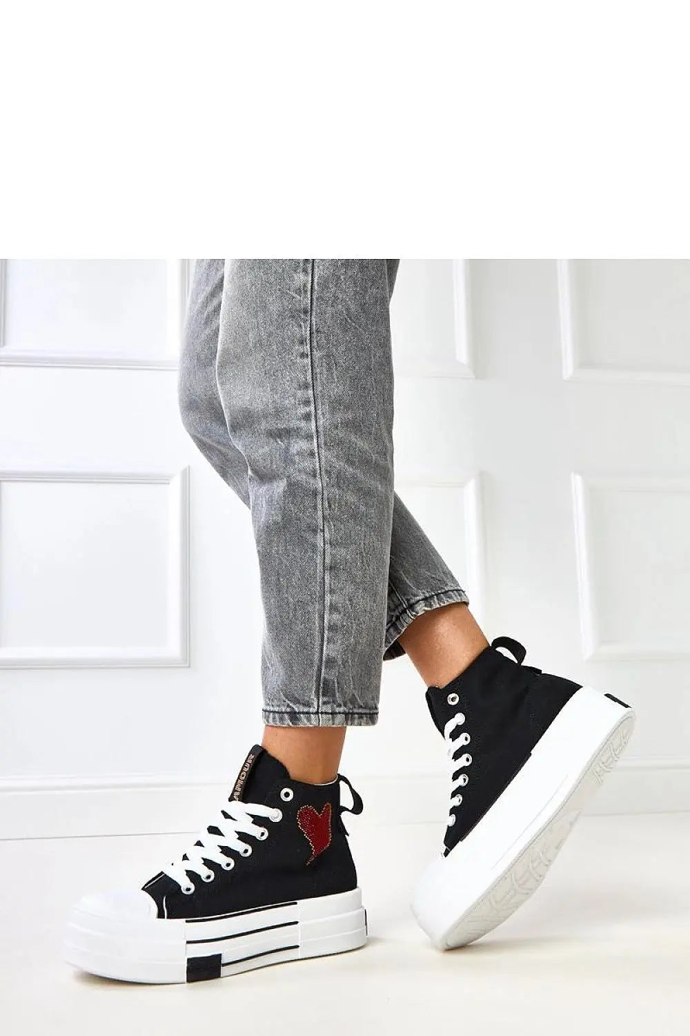  Baskets model 218371 Solea 